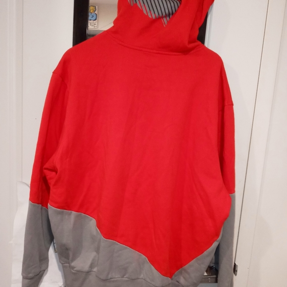 Puma sport sweater.   XXL - Picture 2 of 8